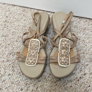 Naturalizer sandals 9-1/2 M